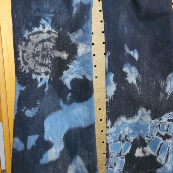 One of a kind True Religion jeans - Picture 5 of 6